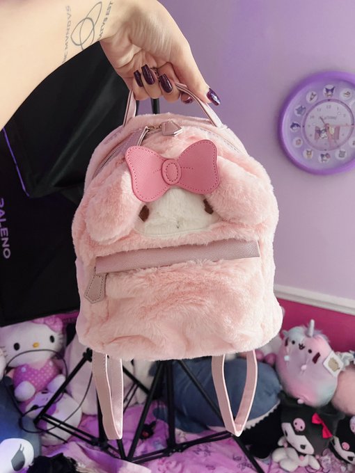 got this adorable little backpack from a subscriber tysm!! 💜 https://t.co/zYGUy3k0UJ