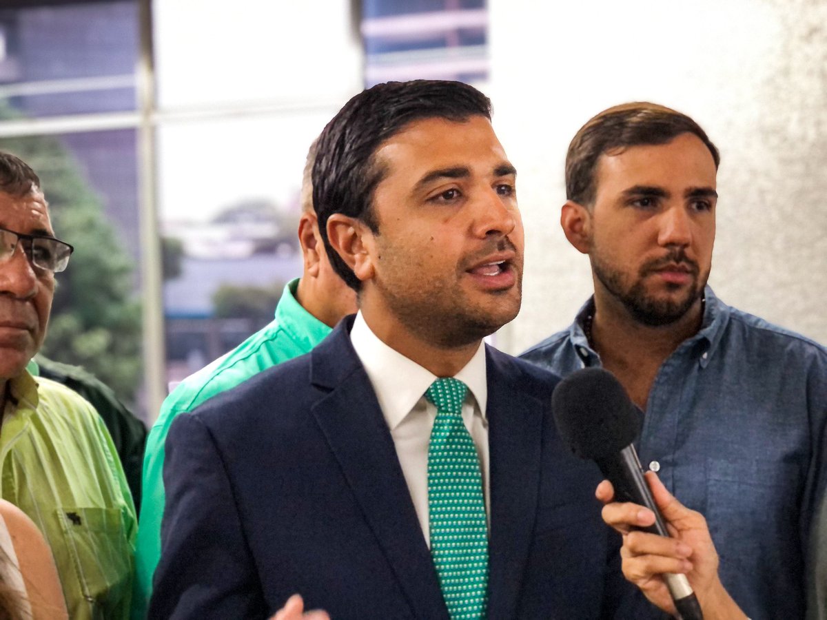 Declaraciones de nuestro Sec. Gen. Nacional, <a href="/RobertGarciaP/">Robert Garcia Prada</a>:

“Queremos anunciar a los venezolanos que, luego de una consulta interna donde se pronunciaron 22 estados y 270 municipios, presentaremos a nuestro presidente nacional, Roberto Enríquez, como candidato a la primaria”.