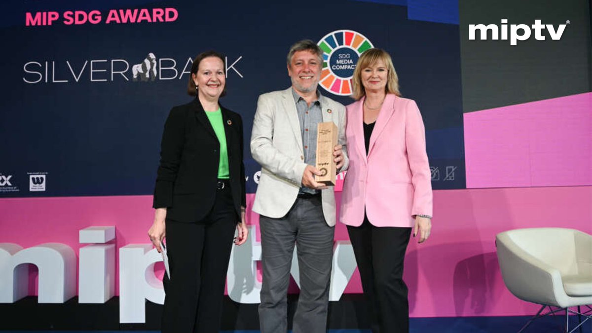 mip's tweet photo. The MIP SDG Award with the @UN goes to Silveback Films for its awareness-raising #naturalhistory #documentaries.
"The fact we are recognised by the UN shows we can find a space where commercial imperatives & social usefulness can overlap", said @jonniehughes.
@_lucysmith_ #miptv https://t.co/PWTBULR0DQ