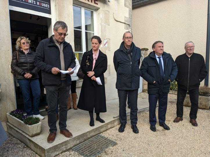 lejdc_fr's tweet photo. Le café-épicerie de #Nuars fait l’unanimité : un lieu "indispensable à la vie de nos campagnes"
https://t.co/ABC4gUSdUO https://t.co/GcSsNI5AXV