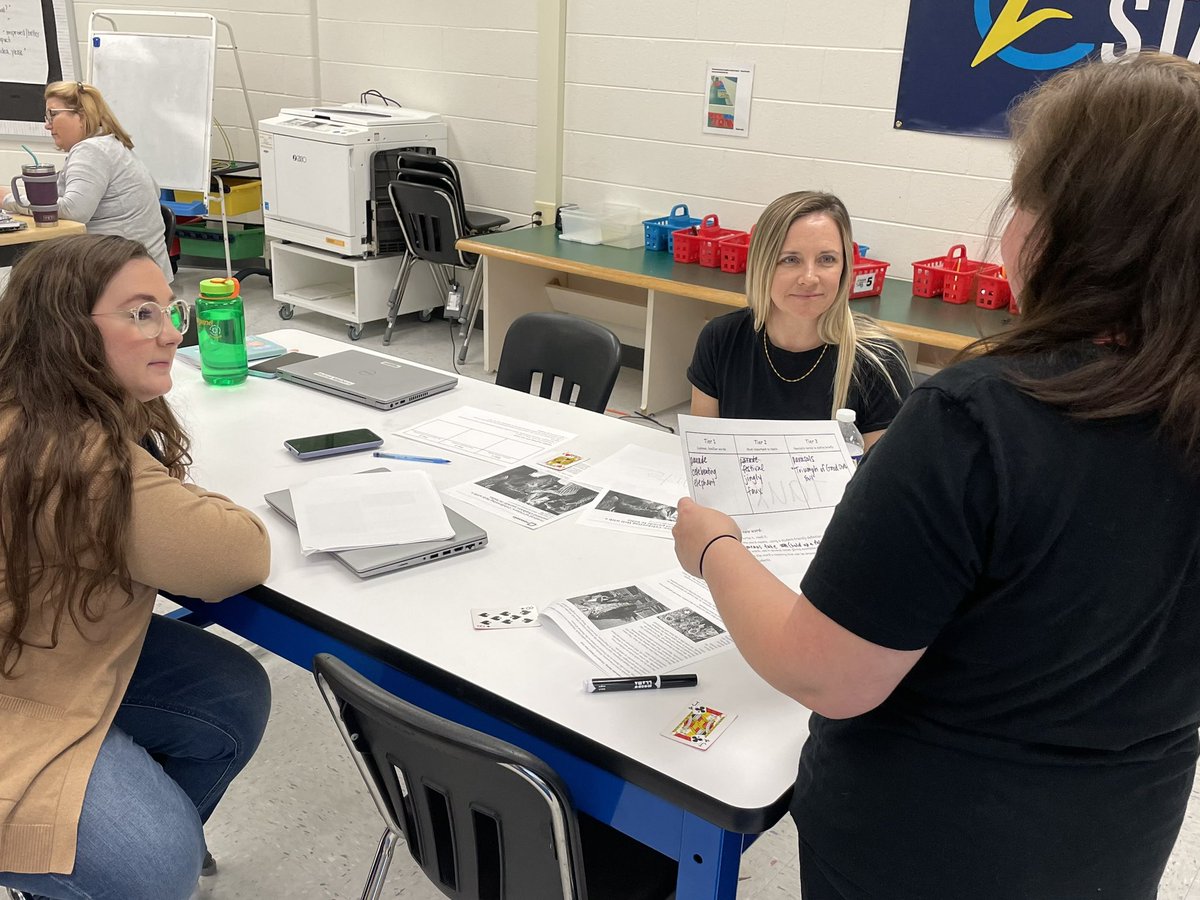 ABRSu2000's tweet photo. Differentiated PD choice sessions @CoatesES-digging in to vocab instruct. and its 🔗to comp-Ts learned abt tiers of vocab., explicit vocab. instruc. as 1 way words are learned, and an activity to further extend learning. So much engagement and learning! 💫 
@FCPSR5 @FCPSElemLA https://t.co/5AKNk5bGwz