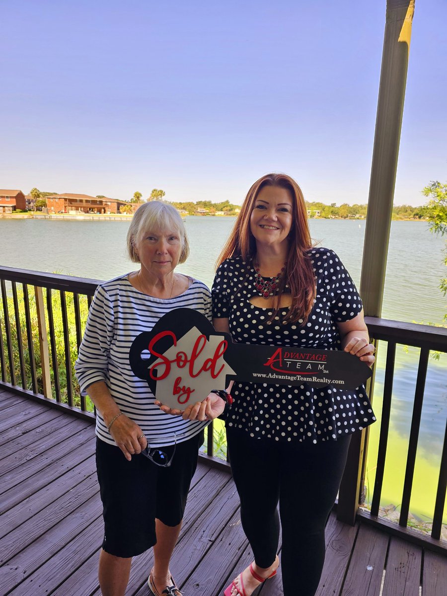 Congratulations 🎊 
Peggy Davis on the sale of your home. Thank you for being a life long client. We did it again. 
Thank you Dawn Marshall Holcomb and her team for wrapping this up for us.
#sold #sellingflorida #advantageteam #jenniferdaniell