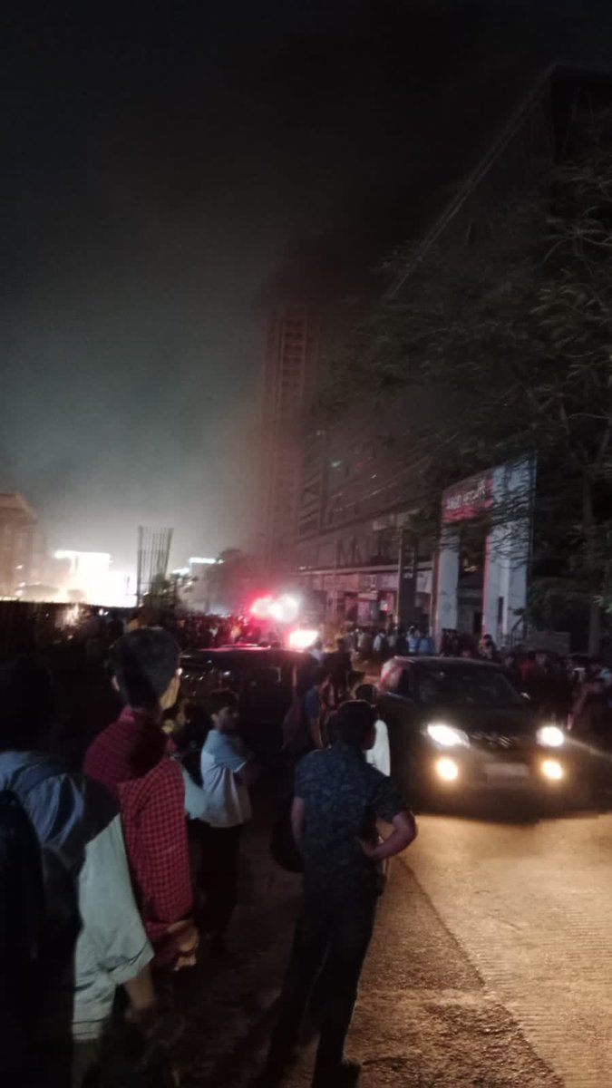 SumitBagaria8's tweet photo. #Fire at Orion Business Park in #Thane @TMCaTweetAway https://t.co/D5xE9ejstW