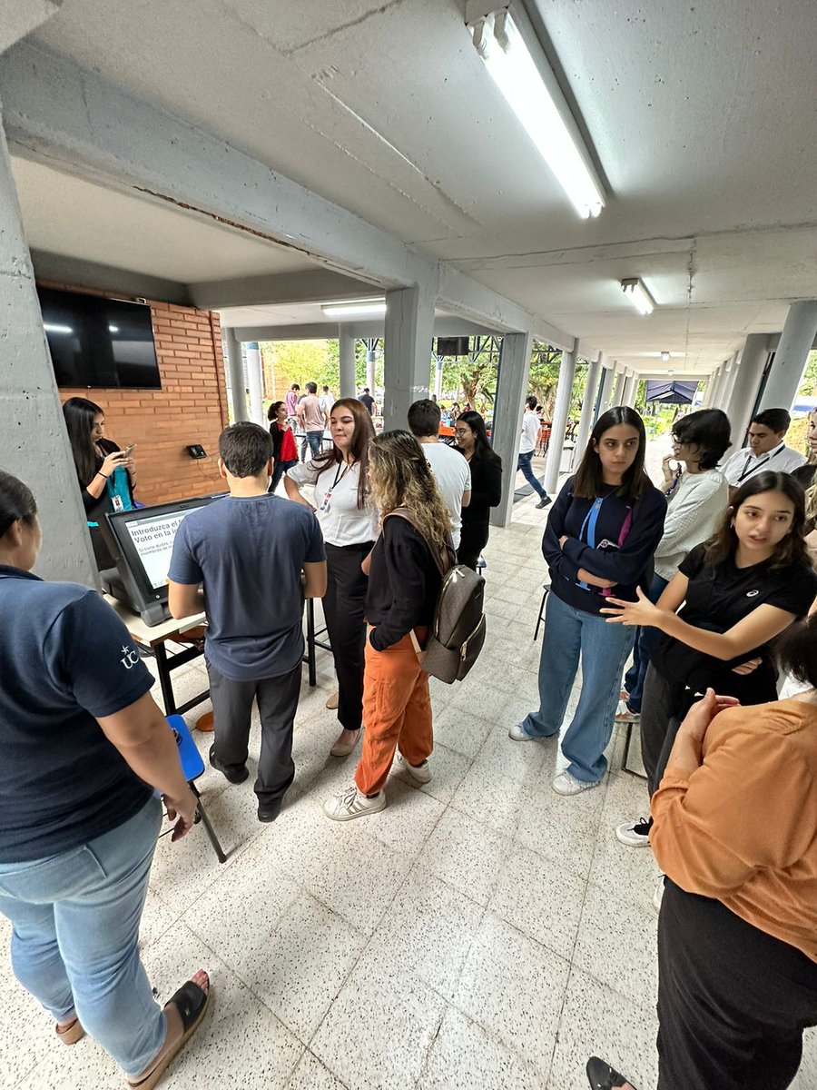 TSJE_Py's tweet photo. #EleccionesPy2023🇵🇾 | El Instituto Profesional Avanzado I.S. P.A, la Universidad del Sol (UNADE), el Centro De Estudiantes FCYT y Facultad Ciencias y Tecnologías de la Universidad Católica realizaron en sus respectivas sedes jornadas de divulgación de la Máquina de votación. 
🧵 https://t.co/GJzUrgmuP1