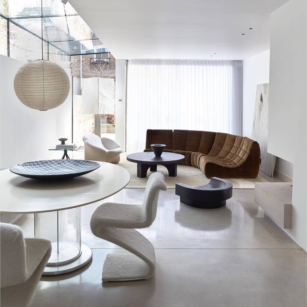 Balancing sensual organic forms alongside precise architectural minimalism was the decided approach to this renovated Highbury home by <a href="/daytripstudio/">daytrip</a>. 

With this approach in mind @betonbrutlondon was asked to curate and style the house with furniture an… instagr.am/p/CrLtYxwv1Zp/