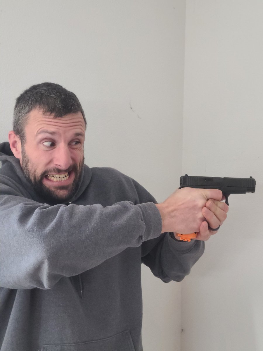 Not everyone is going to be as photogenic as I am.

Internet, we wanna see YOU in action with the g48/43x model!

Good luck making it look as cool as I do. 😎🥴💨

#firearmsinstructor #firearmstraining #humor #warriorpoet #photogenic #mywifelovesme #dryfire #training #keepitreal