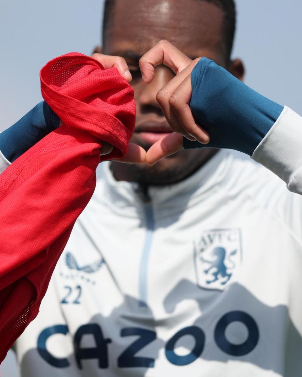 AstonVilla's tweet photo. 👍🫶 @JhonDuran991 https://t.co/8y8YA0fjnw