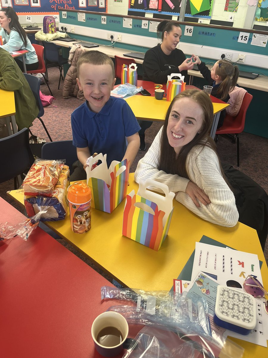 StTheresesPS1's tweet photo. Our Families Connect focus this week was Numeracy and counting. The children loved sorting their ‘Nice Things’ and developing their counting skills. Well done everyone 👏🤩@SCUKNI https://t.co/KIx02Y9nZr