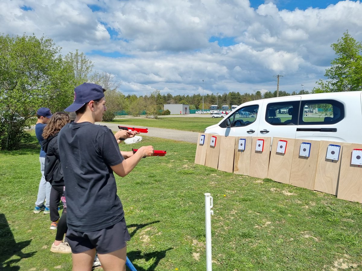 Collège Pierre Bayrou tweet media