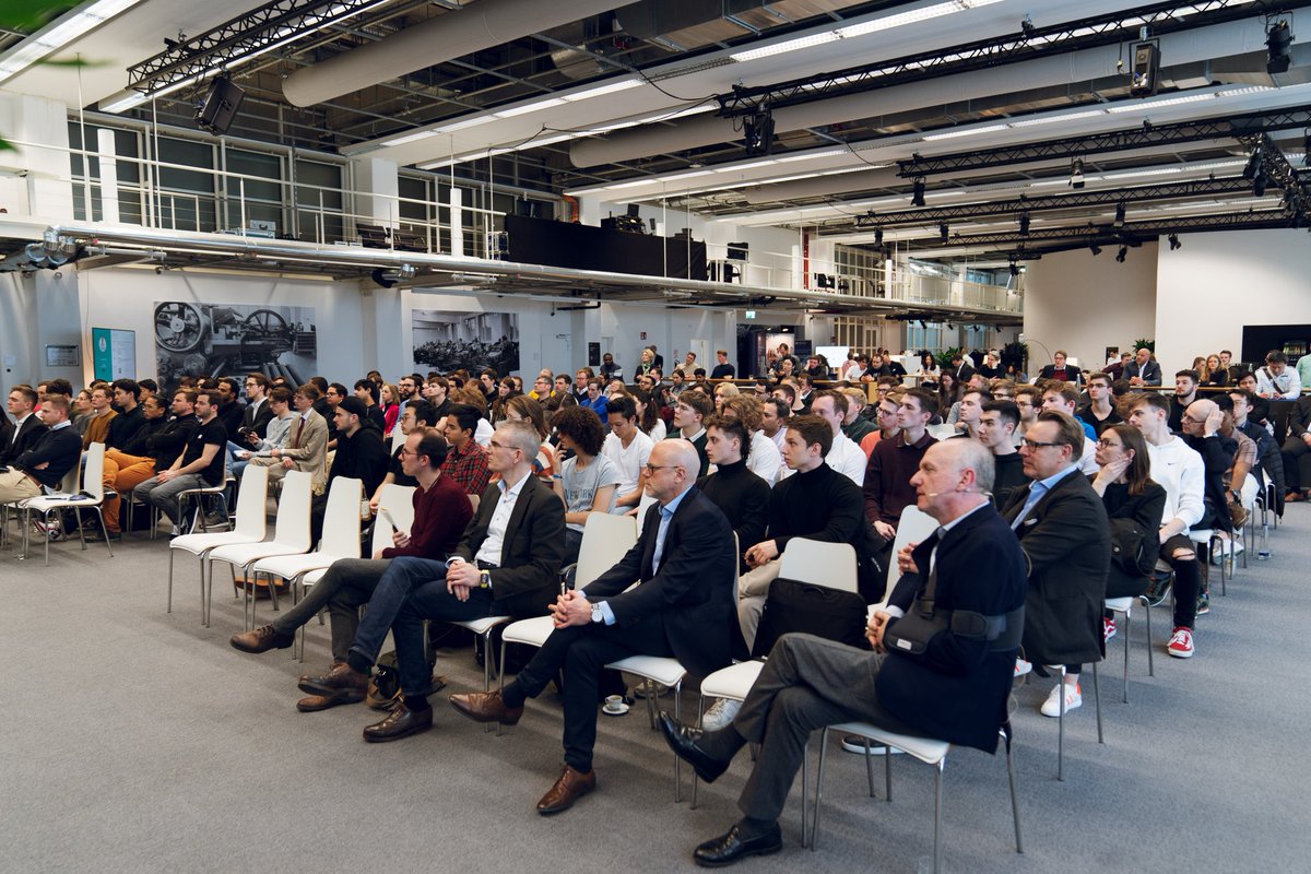 🎟️ Yesterday, we hosted an very exciting event together with Giesecke + Devrient, exploring the topic of central bank digital currencies (CBDCs) and their impact on our lives! 🧵(1/8)