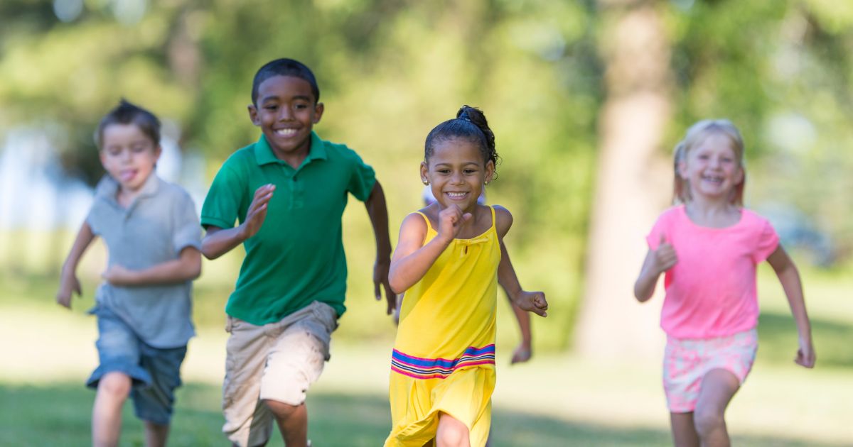 NEEFusa's tweet photo. Looking for ways to celebrate #EarthDay with the kids? Spend an hour in nature to make kids healthier and reduce stress. Check out our infographic in English and Spanish for more reasons to get outside this Saturday. https://t.co/DOs8g8f3SB

#ChildrenandNature #HealthandNature https://t.co/LWLaDpUBm8