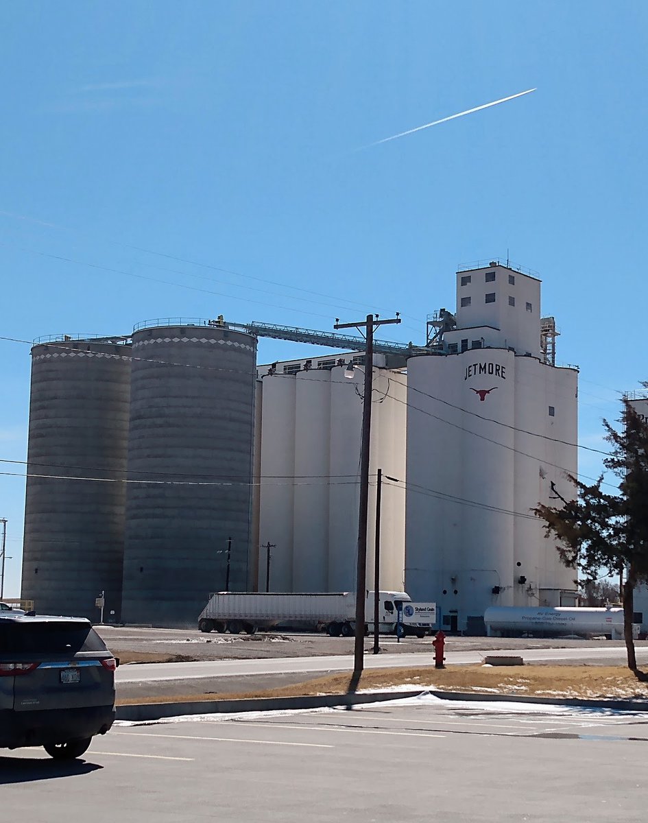 New town every hour on Twitter "Jetmore, Kansas Population 813 Photos from Google Places API