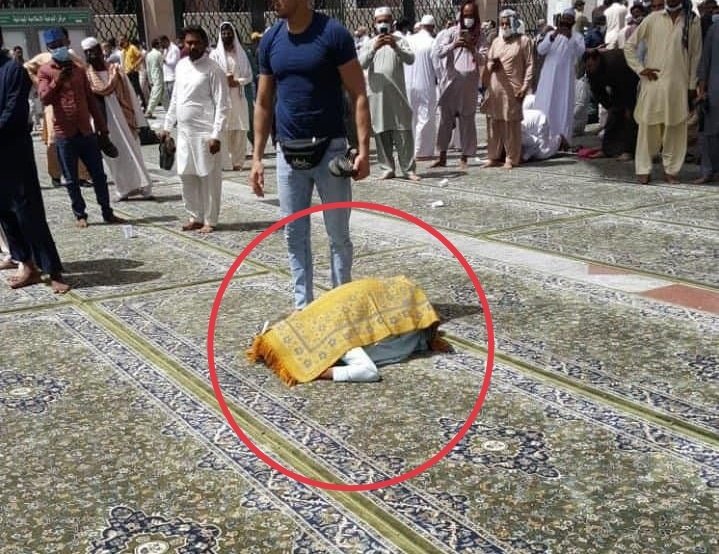 askii_deva's tweet photo. Öyle bir namaz aşkı ver ki Allah'ım, ölümün secdede olmasından başka bir ihtimal kalmasın..🤲🏻 #aski_deva https://t.co/odhWvkGhZY