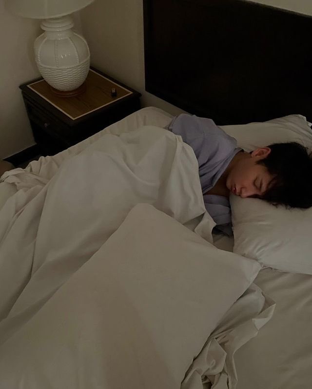 offgun_family's tweet photo. เดือนนี้อ่ะเขาเรียกว่าหน้าร้อน แต่ถ้าเธออ้อนเขาเรียกว่าน่ารัก🌤️💐
@AtthaphanP 

📸 : https://t.co/763BjMwZKR

#กันอรรถพันธ์ #GunAtthaphan https://t.co/ugNZCJiVhU