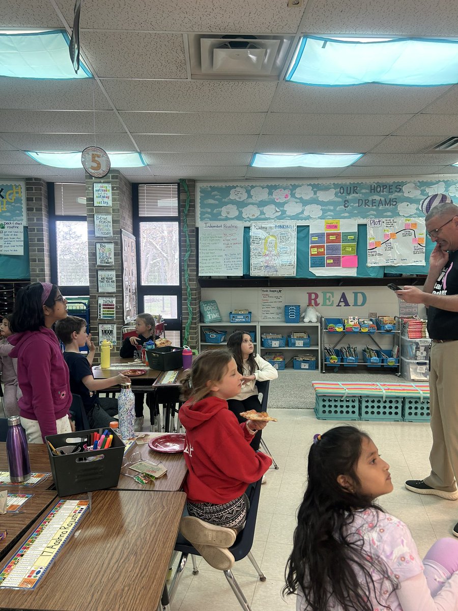 MrsDalbecsClass's tweet photo. Our class earned a pizza party with Dr. Hyllberg for getting 30 ROAR awards!! Way to go, second graders! 🦁 @Lines_Principal @Lines220 https://t.co/39dhERTAXM