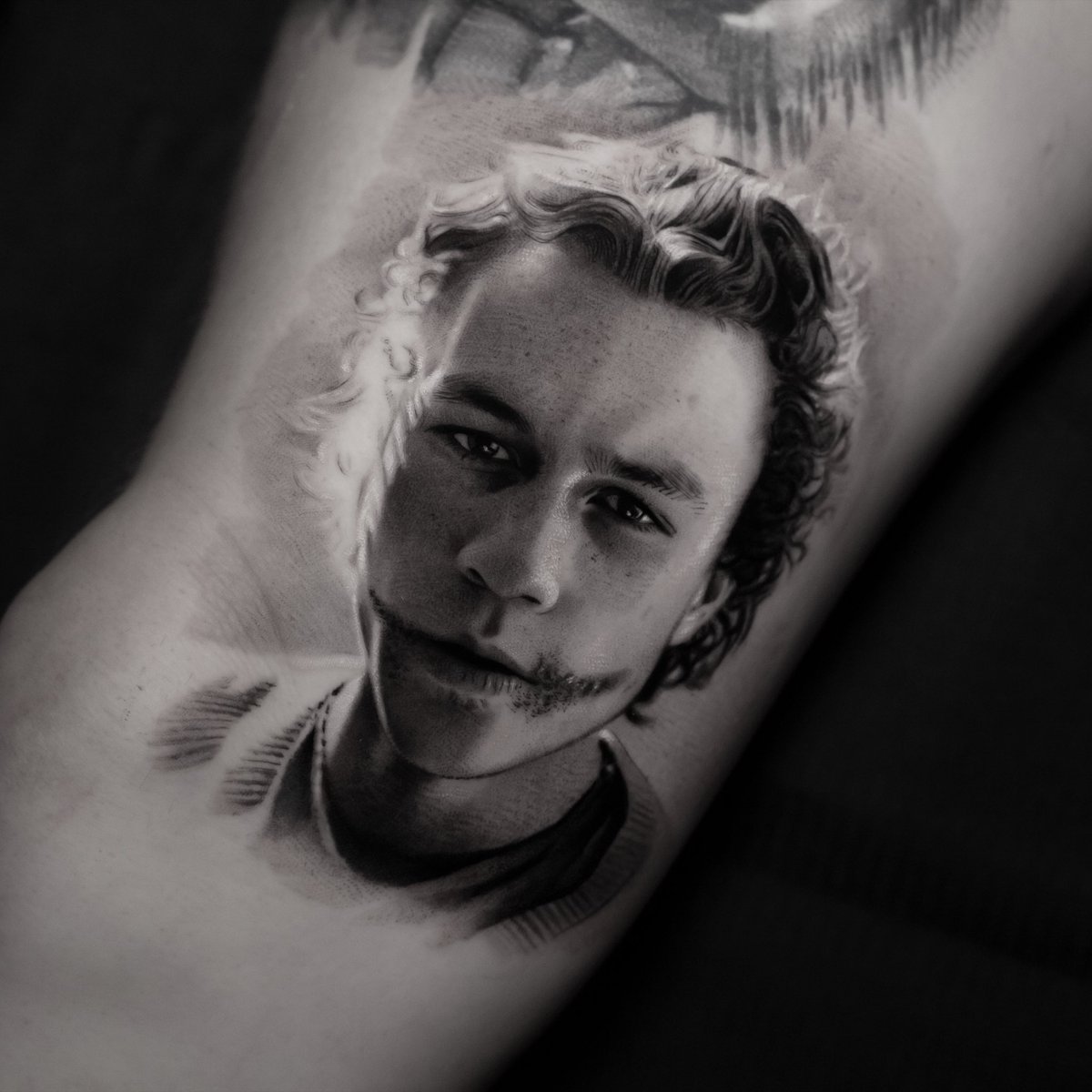 inalbersekov's tweet photo. Heath Ledger 🃏 https://t.co/zYlke5Mfrp