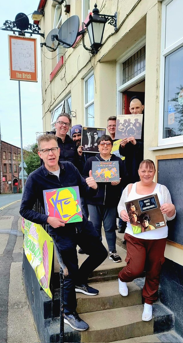 CreativeFrameUK's tweet photo. Thanks to the effort and kindness of Lianne &amp; her patrons at the Brick pub #Leeds we were able to put money on the gas meter for one of our Vinyl Picnic lads &amp; keep the loan shark at bay for one more day...is this really the best we've got? #inspiredby @Depheruk #helpinghandfund https://t.co/JOSLuWKaUS