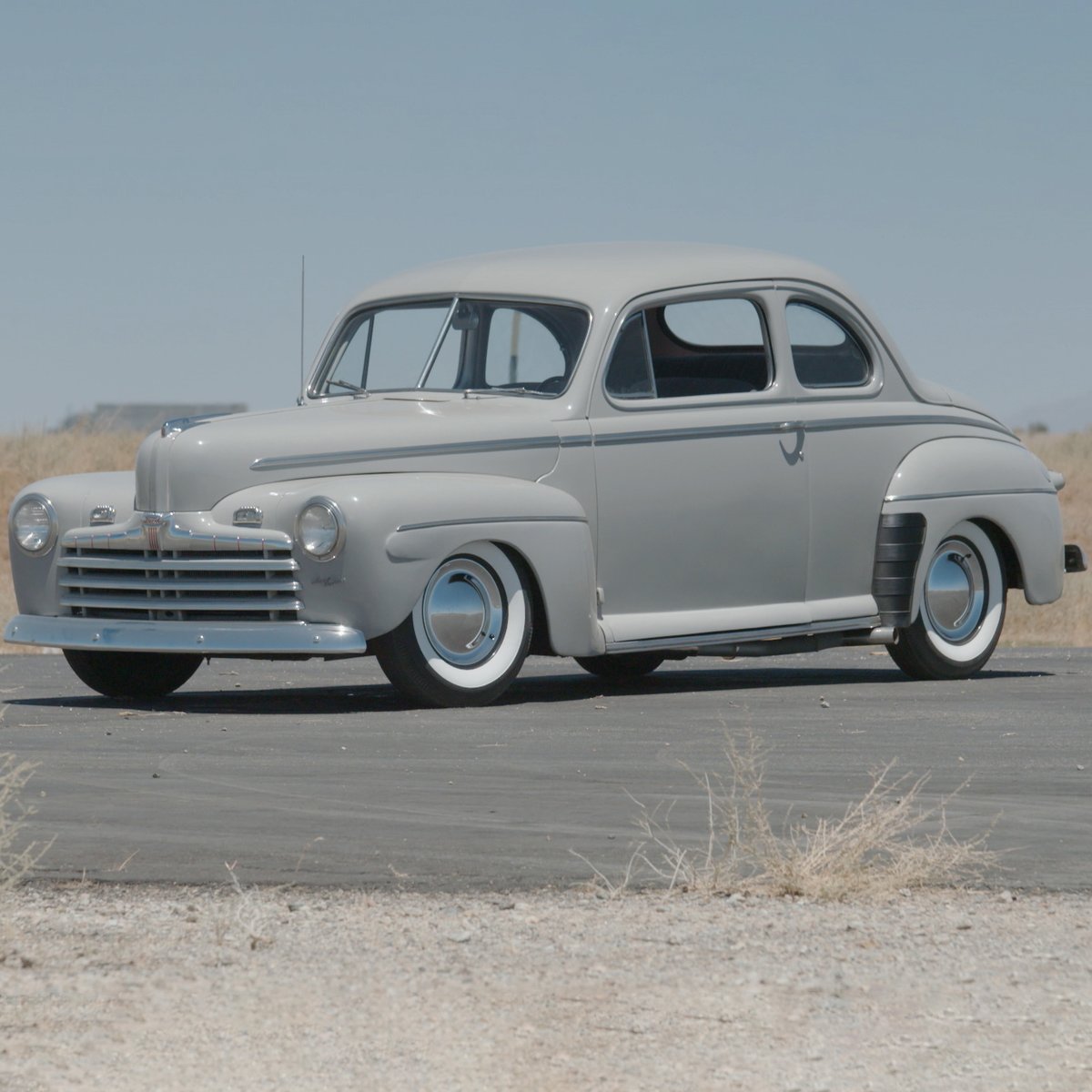 DiscovTurboTV's tweet photo. Ian is back turning ordinary rides into extraordinary masterpieces. Watch #FullCustomGarage TONIGHT at 10|9c on MotorTrend TV, or stream now on @MotorTrendPlus ➡️ https://t.co/5LiksJdIkz https://t.co/gI3BOsHSDw