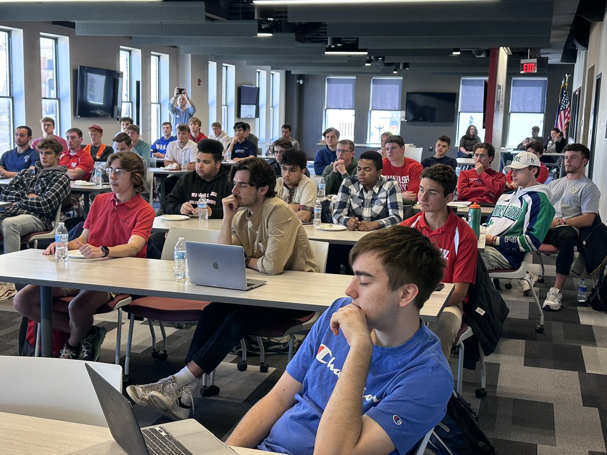 SLJMXI's tweet photo. Another exceptional opportunity for Wabash College CIBE participants! How often does a college student get to spend quality time with venture capital professionals? Thank you, Josh Kline '99 and Aman Brar '99! @WabashCIBE @WabashCollege @amandbrar https://t.co/lrNN2C4AlJ