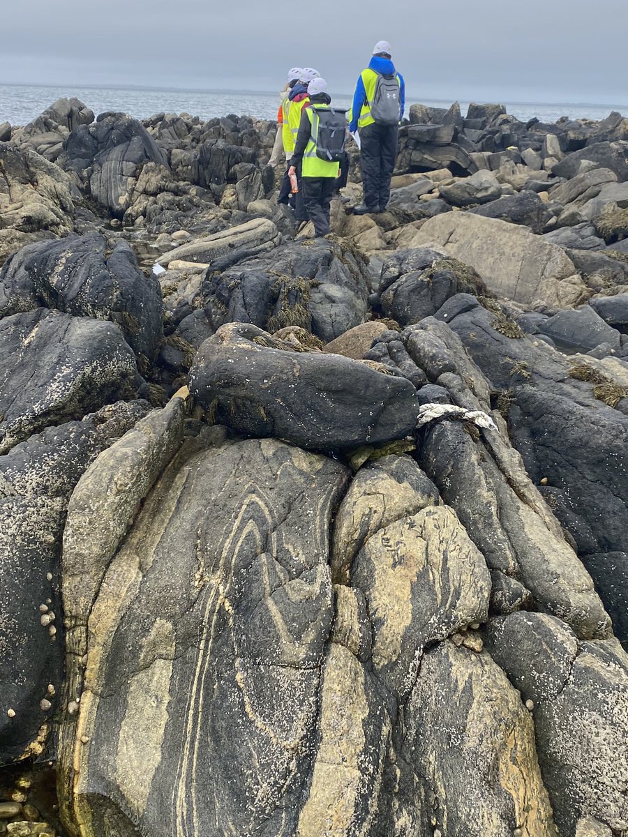 Just back from a field trip with <a href="/UCD_Earth_Sci/">UCD Earth Sciences</a> students to visit the oldest rocks on mainland Ireland in and around Belmullet Co. Mayo. Gorgeous gneisses 🤤