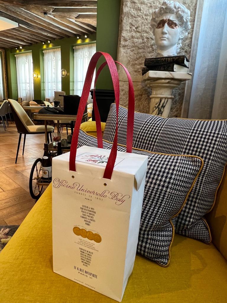 Hotel_LouisII's tweet photo. 🇫🇷
La boutique coup de cœur de l'hôtel Louis II ? 🤍

Une perle rare à seulement quelques pas de l'hôtel, la boutique l'Officine Universelle Buly !
Ici vous découvrirez des produits élégants aux parfums enivrants dans un décor chargé d'histoire ✨
​​______
🇬🇧
The favorite bout… https://t.co/aB8Sb5C0zJ