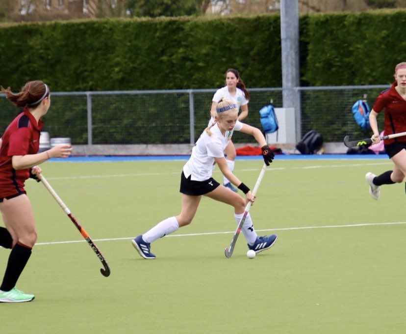Freya_ashford's tweet photo. Awesome weekend playing Oxford and reading TA’s for Exeter TA! @Y1Hockey #y1nation #freya_ashford #hockey #fieldhockey #talentacademy https://t.co/0pNp2MmJpl