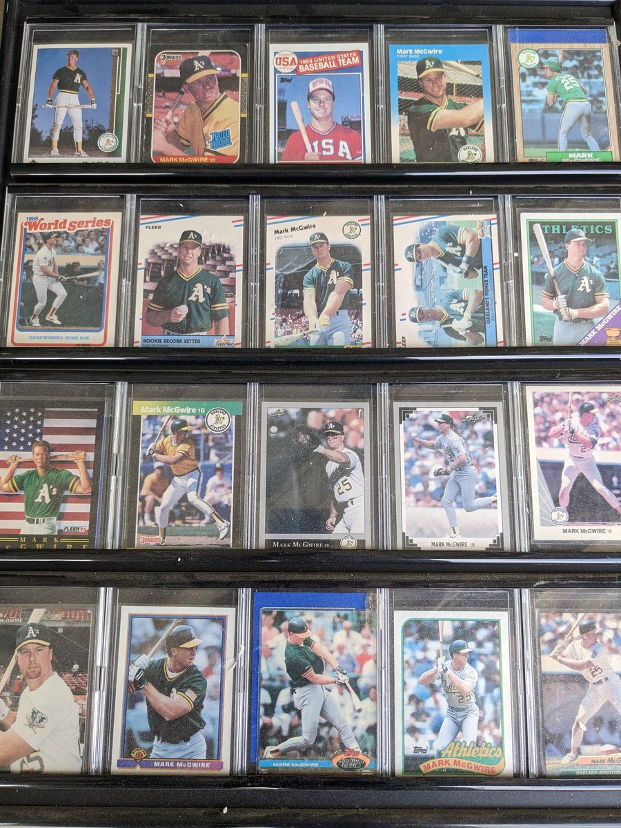 sonteo_media's tweet image. Mark McGwire was my favorite player growing up. He went to a high school near where I grew up. Might not be worth a lot but I know @RGMPROMO can appreciate it. #MarkMcGwire #Baseball #Topps #Donruss #UpperDeck #Fleer #BaseballCards