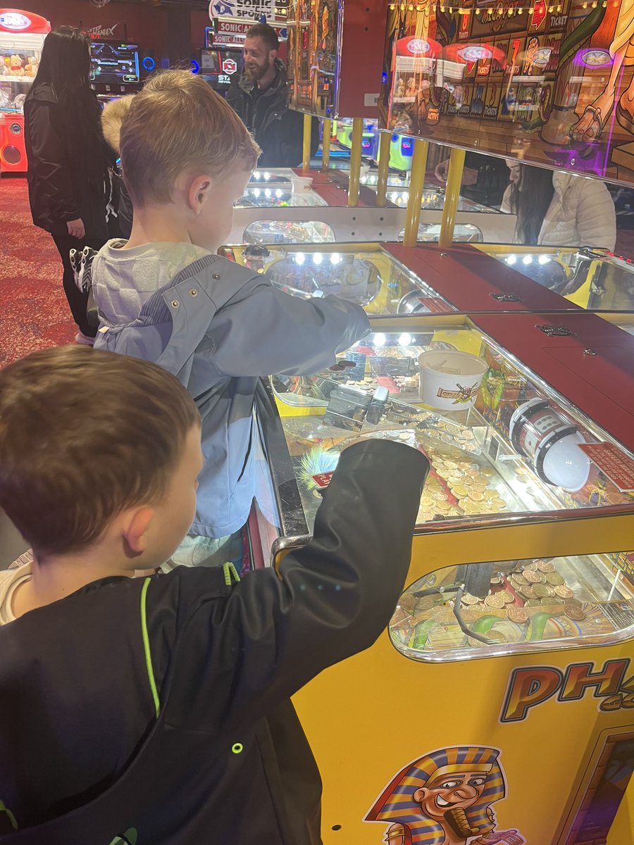 Nadine0786's tweet photo. @PCPSwans Woody had a restful break ending with a trip to Blackpool zoo with his family he loved every minute 🥰 https://t.co/9Od09hN00D