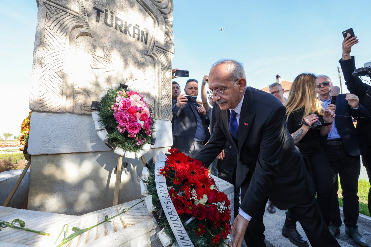 MericSelahattin's tweet photo. Genel Başkanımız ve 13.Cumhurbaşkanımız Sayın Kemal KILIÇDAROĞLU ile Kırcaali ziyaretimizden.. https://t.co/yTsmuFl2YG