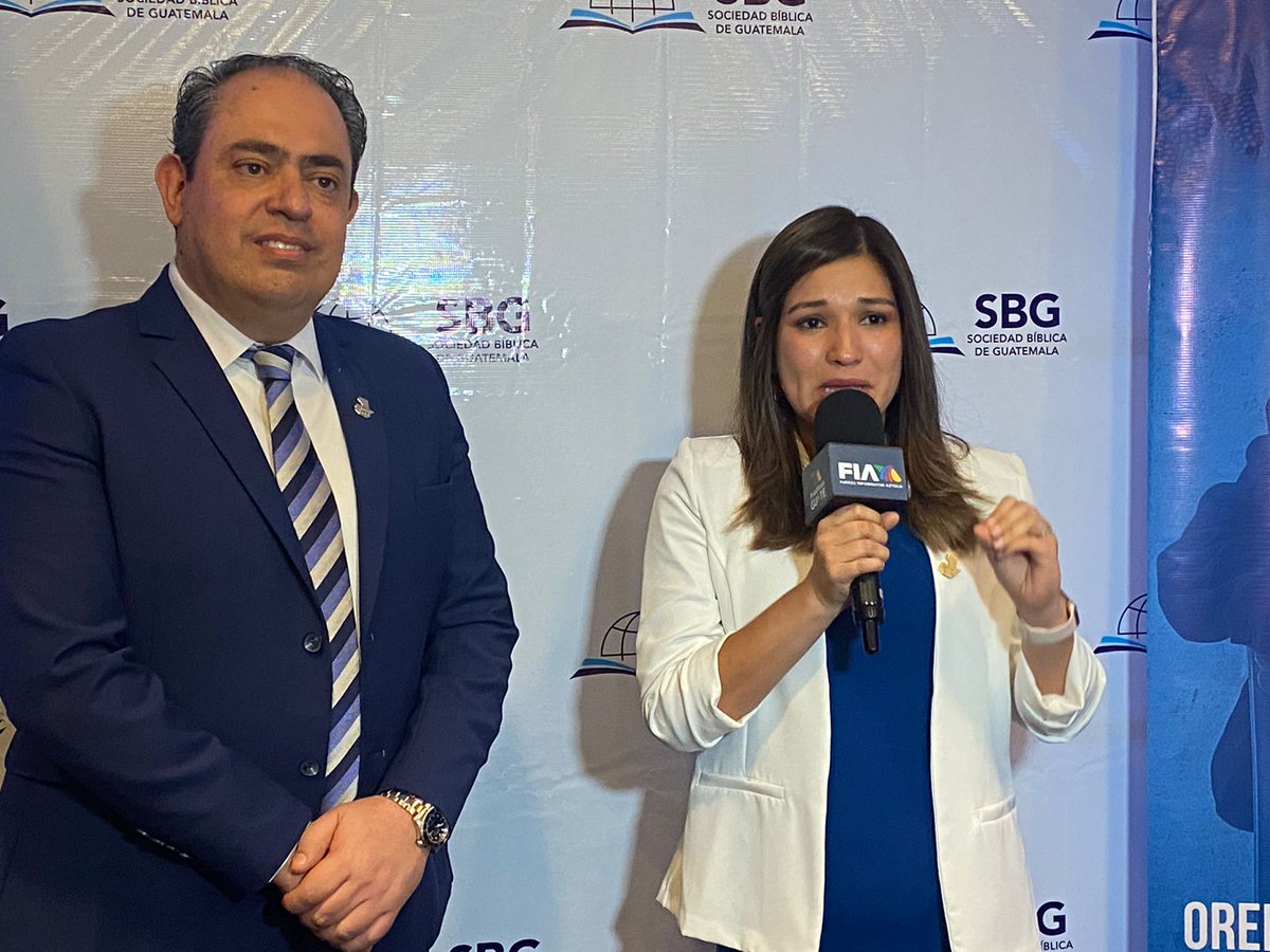 La Sociedad Bíblica de Guatemala lanzó su campaña cívica de voto responsable para Elecciones Generales 2023 "Un Gobierno como Dios manda.
Vía: <a href="/ArlettG_/">Arlett Gonzalez</a>