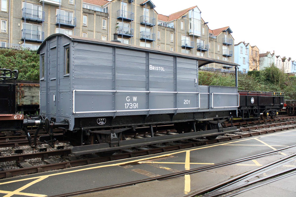 mavmaramis's tweet photo. 17391. 4w 20t 'Toad' brake van. Swindon, lot 1370, 1939. Photo: Bristol Princess Wharf, 13.05.2019. #railway #BrakeVan #Bristol #Toad #Swindon @NamiHusky https://t.co/Cz2te35zON