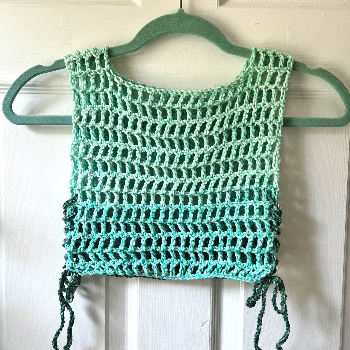 cozytangerine's tweet photo. Sizes XS-2XL 💞🫶🏼 new mesh tank tops! https://t.co/MCM0uri6ht https://t.co/ZbcpkGgku8