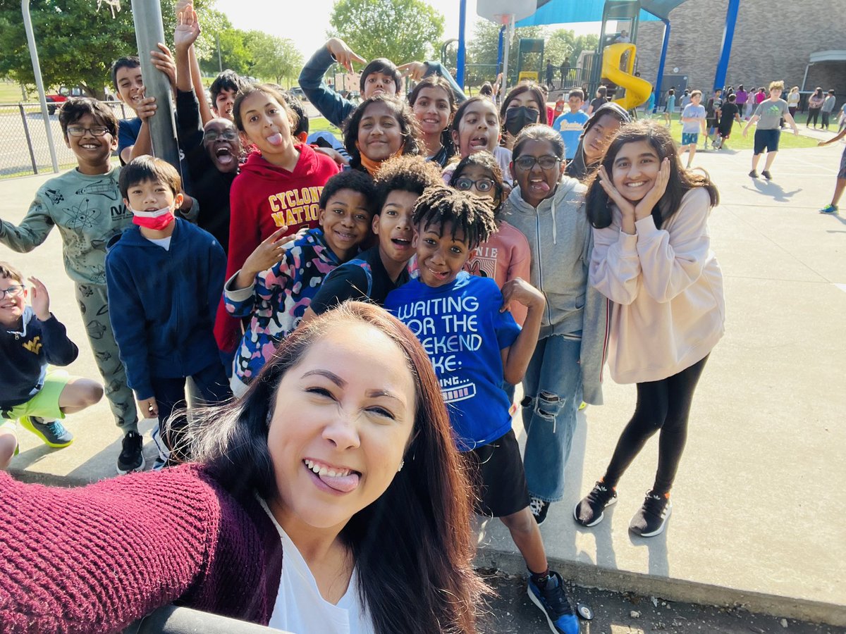 Victoria Gomez tweet media