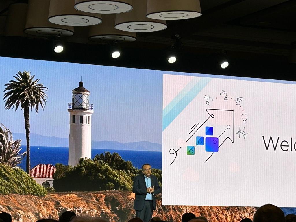 TeraSkycom1's tweet photo. We are thrilled to have four members of our team, @MichaelTeraSky, @OfirAbekasis, @Tera_Lev and @matibaron  representing Terasky at the exclusive @VMware  Partner Leadership Summit 2023!

This summit is a great opportunity for leading VMware partners to connect and collaborate. https://t.co/sdJ01dcQa9