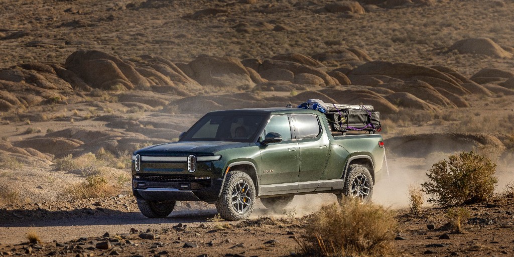JimTrainorAuto's tweet photo. ICYMI: @Rivian announced their Q1 deliveries topped estimates made for the quarter, keeping them on track for their 2023 production goal. The company delivered just under 8,000 vehicles and their 2023 goal is 50,000. Read more from @Pras_S &amp; @yahoofinance: https://t.co/hvPILTtDqN https://t.co/h1sHo9Nd76