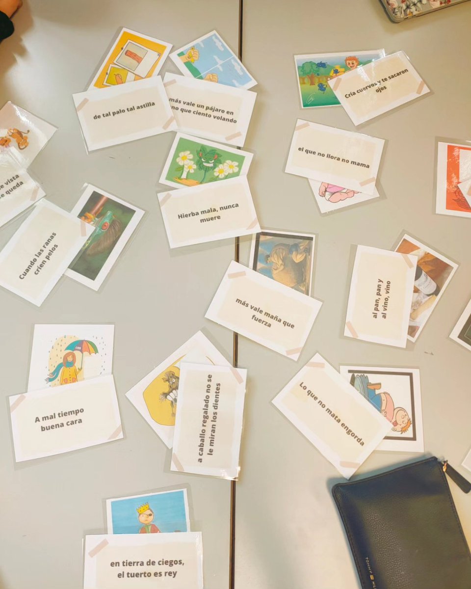 CelineCorbacho's tweet photo. Hoy los Terminales #llcerespagnol🇪🇦 de @LyceePissarro han recibido a los alumnos de secondes futuros alumnos de la especialidad.
Y con motivo de la #semanadelaslenguas hemos trabajado sobre los refranes españoles 
@EspAcVersailles https://t.co/SwZbT3C37H
