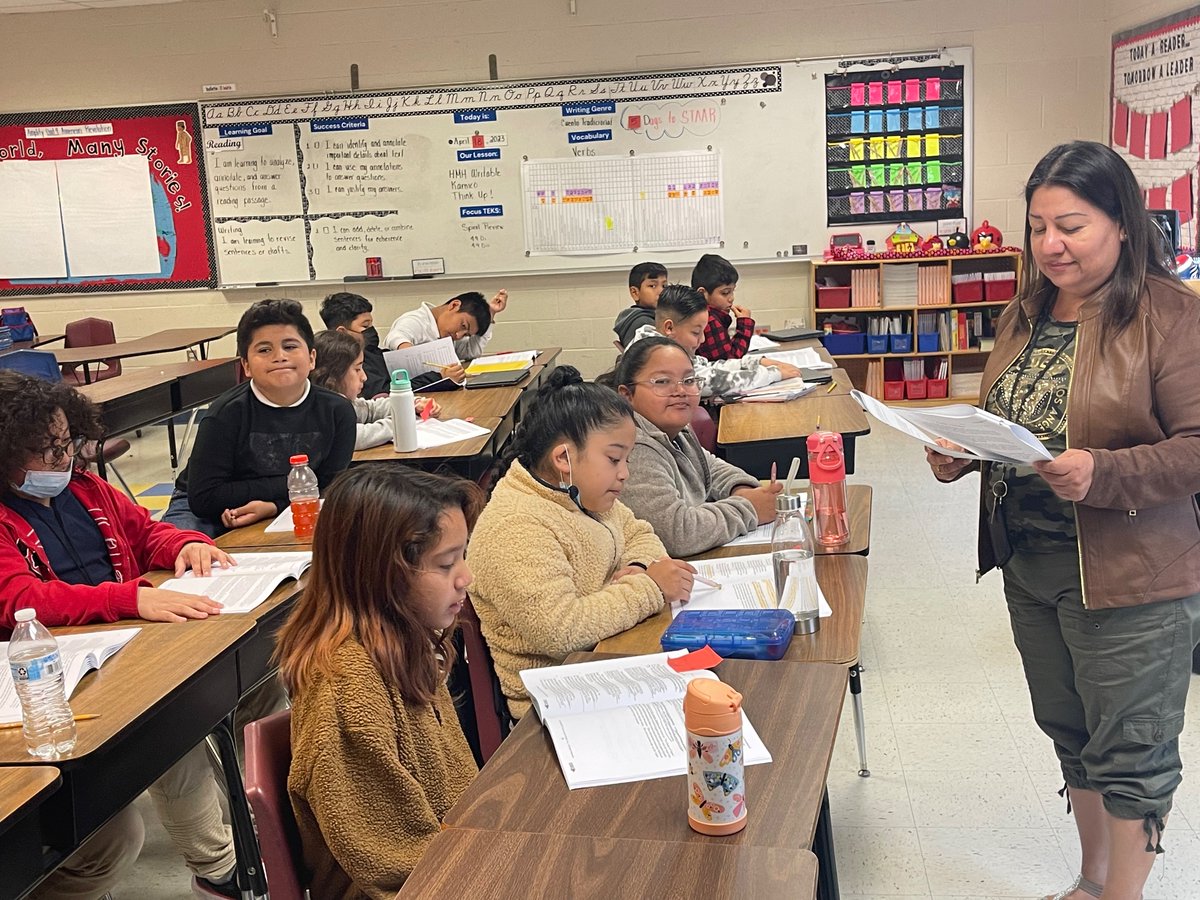 MrsBritton_AP's tweet photo. Our Super Scholars and Teachers are working hard to SHINE on the STAAR!! #pantherpride #shinebright  #5moredays @urbanparkes https://t.co/OD4Z0Z7PuV