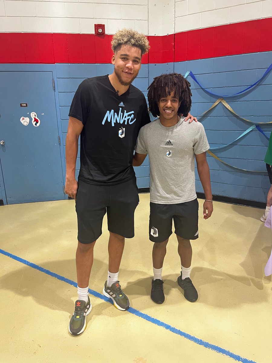 KeystoneMN's tweet photo. Thank you to our special guests from @MNUFC Dayne St. Clair @SaintC17 and Carlos Leatherman @cleatherman for attending our Community Kids free community book fair last week! This is what a connected community looks like, and see everyone's smiling faces! https://t.co/AVPNFyWSF2