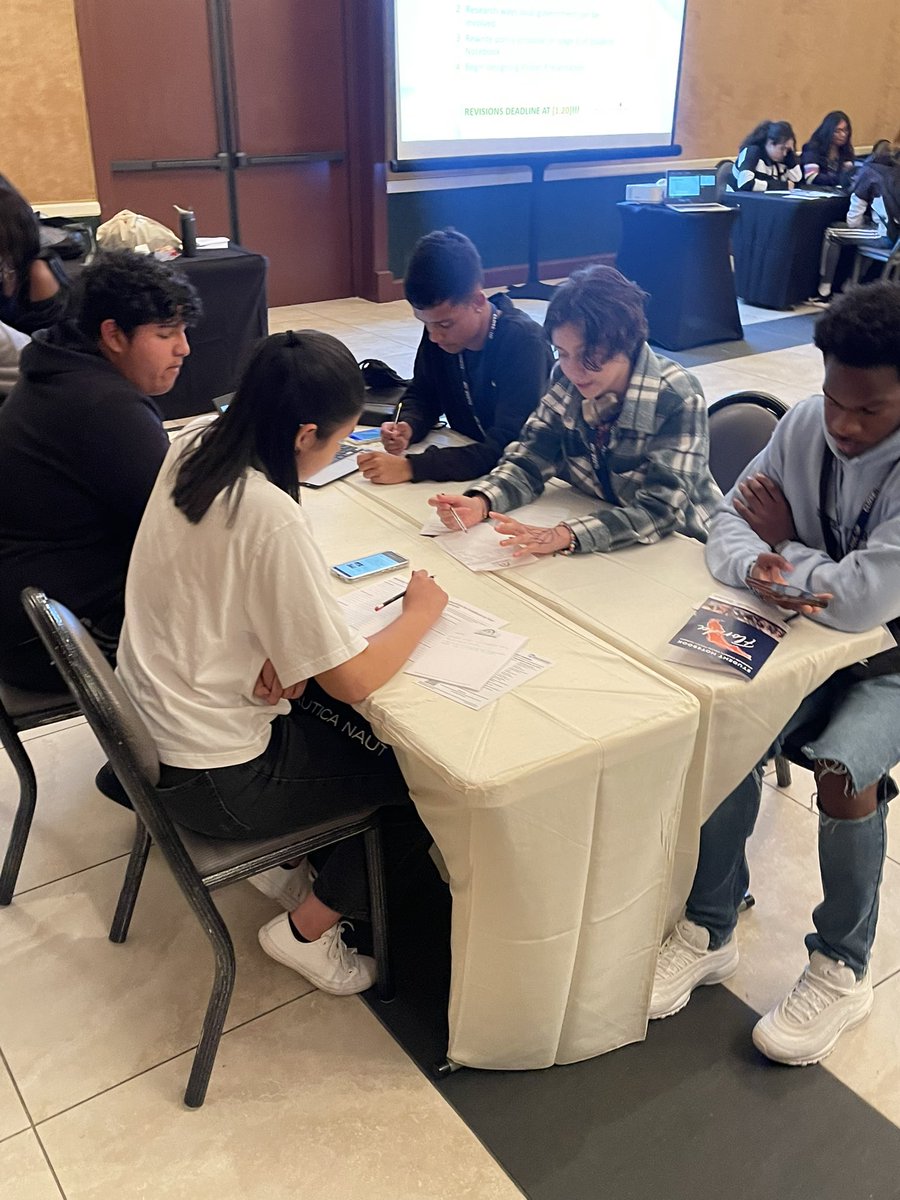 After a very filling lunch the Energy & Environment Committee is back to work on their policy proposals. @CloseUp_DC @browardschools #RallytotheTally #ELLsCan