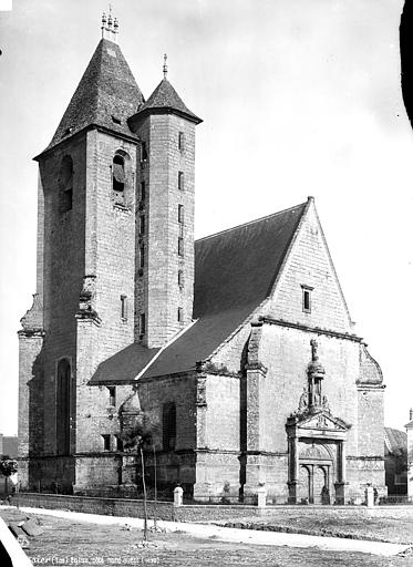 MonumentumFr's tweet photo. Eglise Saint-Pierre à #Assier (#Lot) Eglise commencée en 1540, composée d'une nef de deux travées, d'un transept, d'une abside à cinq pans précédée d'une travée barlongue. La balustrade à colonnes et entablements...
Suite 👉 https://t.co/joFVBqP4Wk
#Patrimoine #MonumentHistorique https://t.co/pkqhDZlOOr