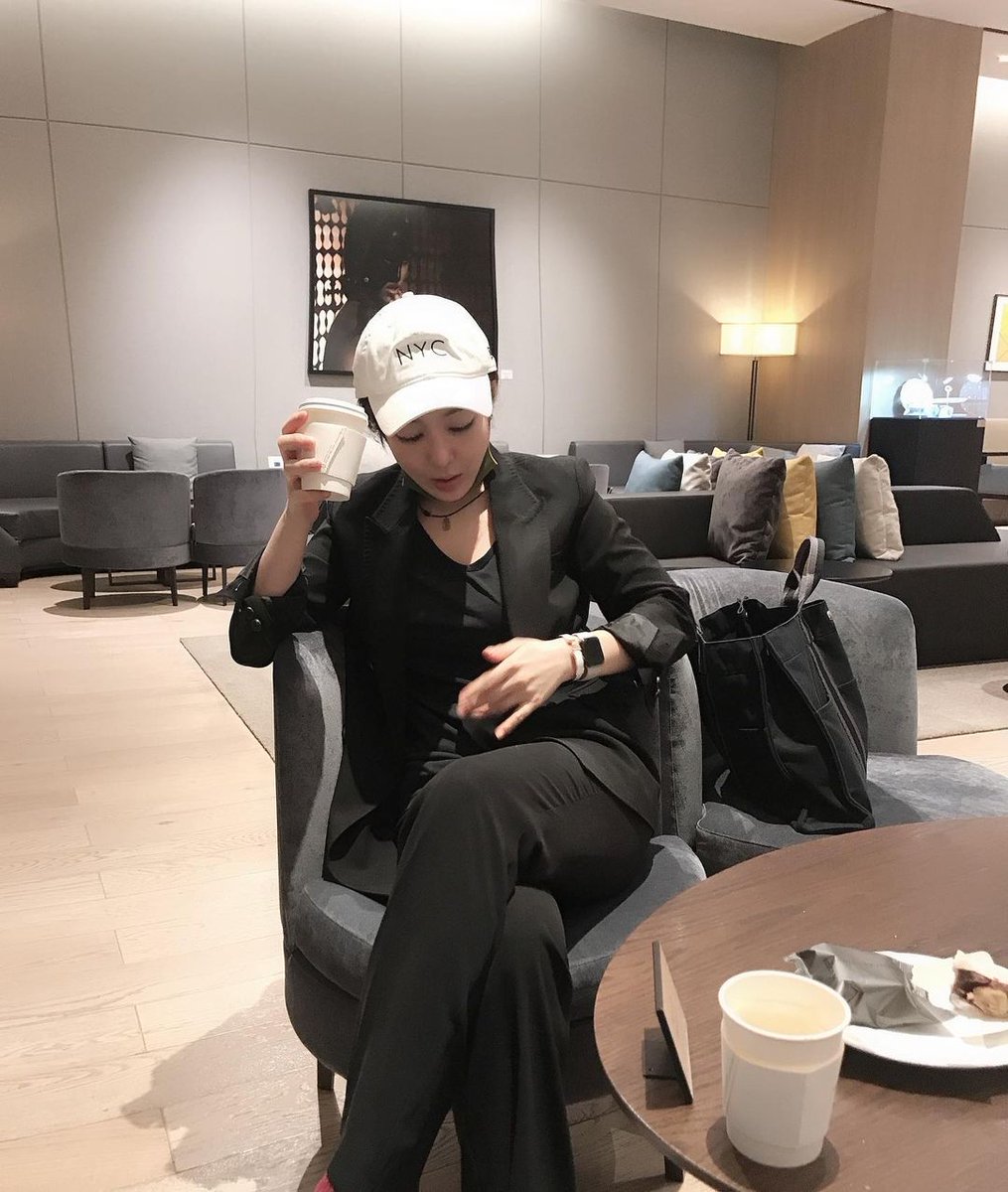 himima112211's tweet photo. definitely my favorite spring jacket ✨🤍

————————————
#kawa #kawazrana #coffeetime #coffee #coffeelover #cafelover #howtobeparisian #parisiananywhere #detailsmatter #detailsoftheday #beigeaesthetic #createyourstyle
#aesthetic #minimalaesthetic #pinterestinspired https://t.co/DAjA3PsiGW