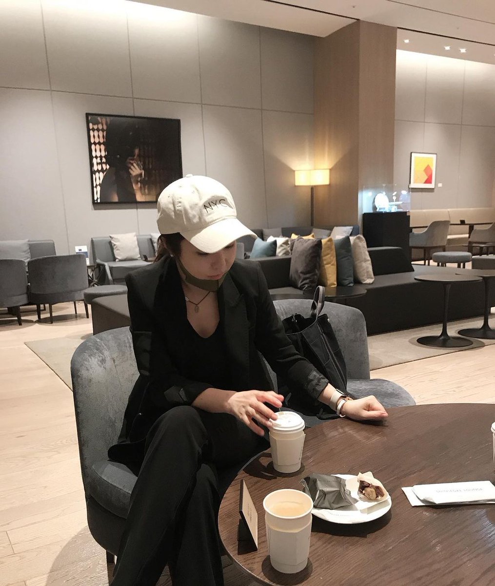 himima112211's tweet photo. definitely my favorite spring jacket ✨🤍

————————————
#kawa #kawazrana #coffeetime #coffee #coffeelover #cafelover #howtobeparisian #parisiananywhere #detailsmatter #detailsoftheday #beigeaesthetic #createyourstyle
#aesthetic #minimalaesthetic #pinterestinspired https://t.co/DAjA3PsiGW