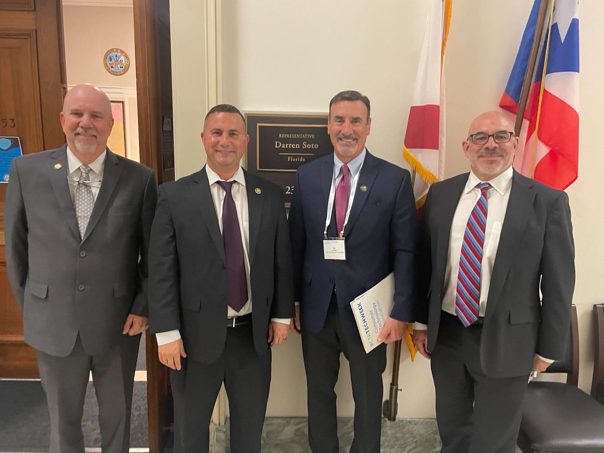 CTATech's tweet image. Thank you, @RepDarrenSoto, for meeting with CTA members as part of our #CTATechWeek Lobby Day in DC. We appreciate your time today!