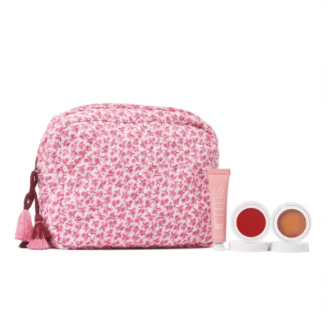 MakeupOnMyRadar's tweet photo. @rmsbeauty is collabbing with Dôen to release their Sunkissed Set

Set includes:

👉🏽New! RMS Liplights Cream Lip 

👉🏽Gloss in Bare - Subtle pink gloss reacts to your body's natural pH for the perfect personalized flush of color

Continued ⬇️ https://t.co/ObyxXpfTiQ