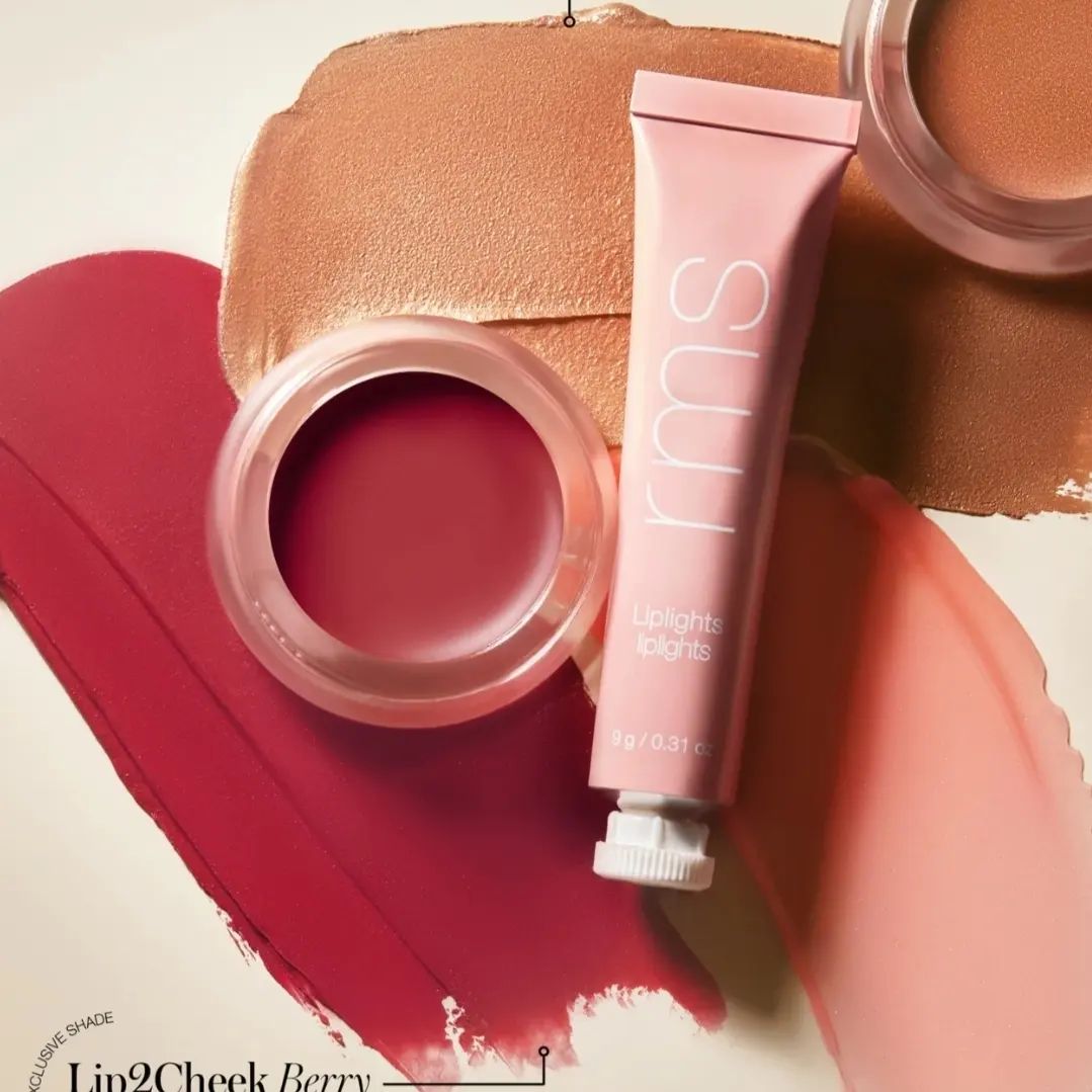 MakeupOnMyRadar's tweet photo. @rmsbeauty is collabbing with Dôen to release their Sunkissed Set

Set includes:

👉🏽New! RMS Liplights Cream Lip 

👉🏽Gloss in Bare - Subtle pink gloss reacts to your body's natural pH for the perfect personalized flush of color

Continued ⬇️ https://t.co/ObyxXpfTiQ