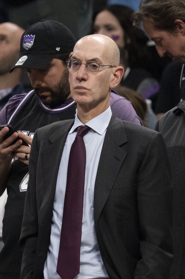 TheDunkCentral's tweet photo. Adam Silver says his goal to create an in-season tournament similar to ‘European football’ 

Players will wear different uniforms and there will be a different court, per @ArashMarkazi https://t.co/tdWvDNOw9W