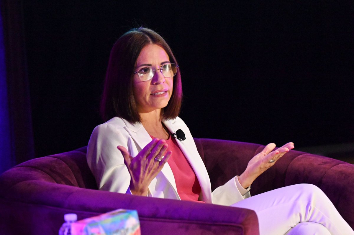 DDECPR's tweet photo. ¡Casa Llena! El Programa de Comercio y Exportación celebró el foro #MujerExporta en el Museo de Arte de PR, sobre 300 empresarias puertorriqueñas dijeron presente. Reconocimos la capacidad de mujeres empresarias que han decidido lanzarse y llevar a sus empresas a otro nivel. https://t.co/2eZYL4h2Qc