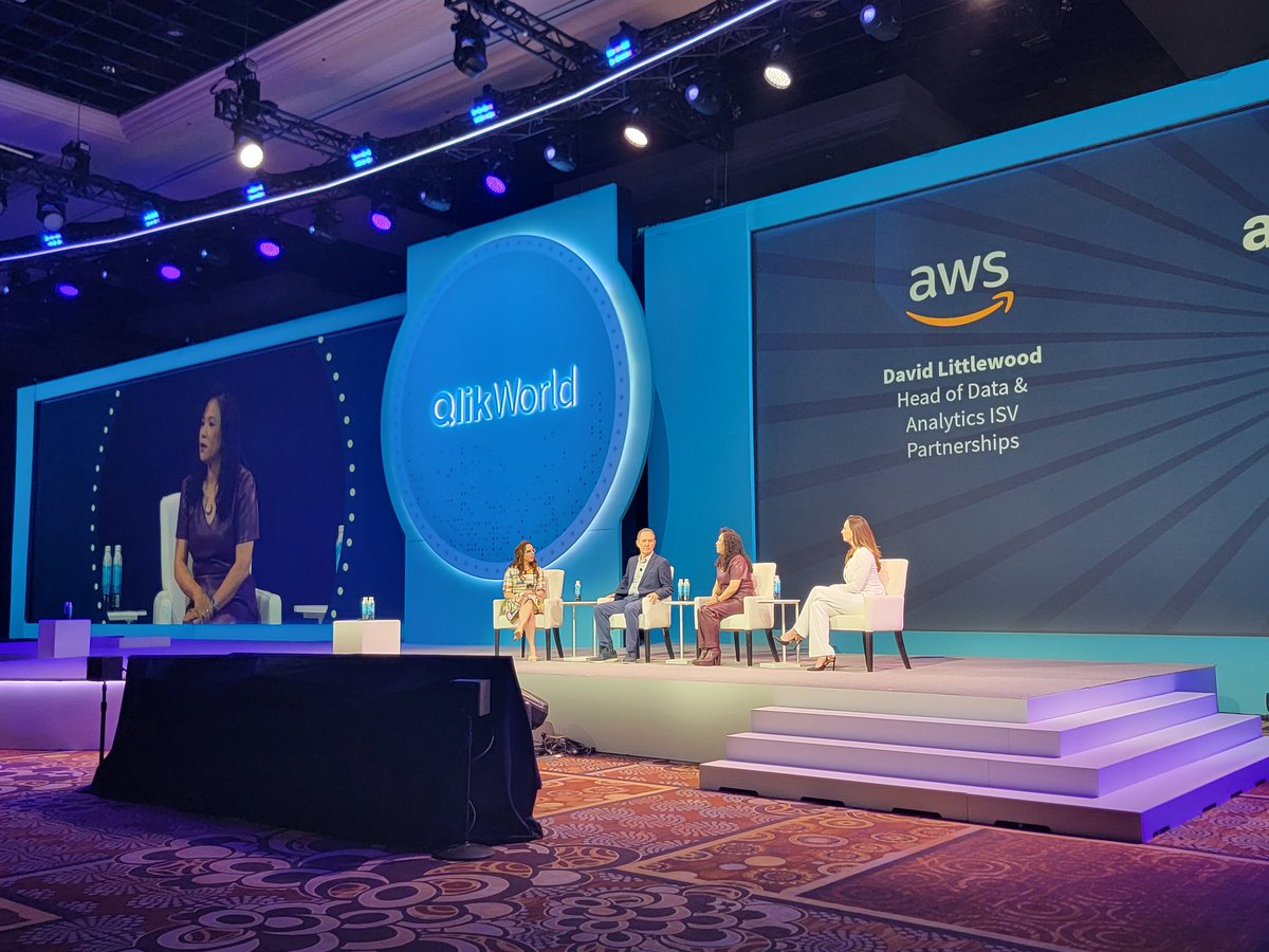 tinasgonnatweet's tweet photo. @awscloud @Accenture @mollybeezy talk driving innovation thru a connected ecosystem and having trust in their data #QlikWorld https://t.co/z7cu09BlTd