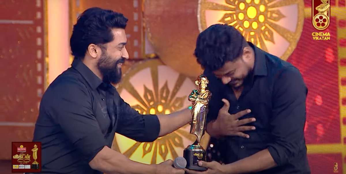CelluloidConve2's tweet photo. One of the most heartwarming moments in tamil film industry happened in this Ananda Vikatan awards. 

#Suriya wins the best actor award for 2020-21, an award that he completely deserved because he did not just win it for #JaiBhim . https://t.co/PbrbOZxUWF