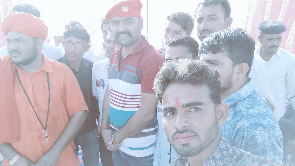 ganeshD51149099's tweet photo. https://t.co/vaaYTkcWPL https://t.co/5gL9uo24Df